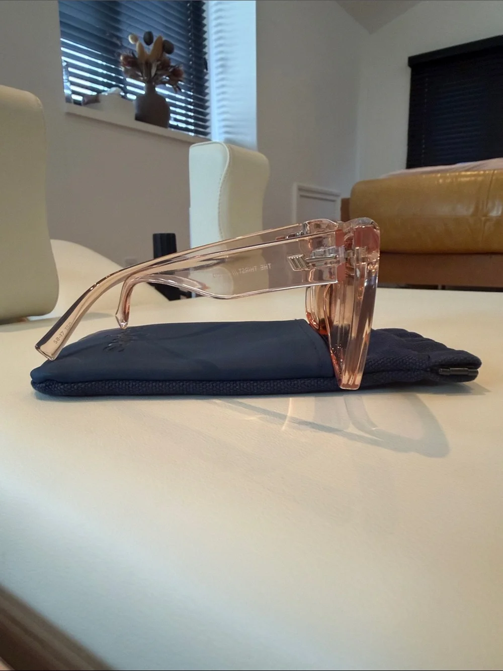 NWT Le Specs The Thirst Sunglasses Blush Transparent Gradient Lens